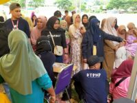 Membludaknya Masyarakat Dalam Menyambut Gerakan Pangan Murah Membuat Panitia Kewalahan