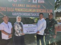 Kepala Cabang Bank Sulselbar Enrekang Serahkan Bantuan CSR Rp. 50 Juta untuk Korban Banjir dan Tanah Longsor di Kabupaten Enrekang