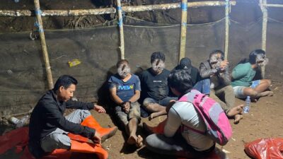 Grebek Gelanggang Sabung Ayam, Pelaku Judi Kocar-Kacir Selamatkan Diri