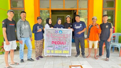 PPPK Guru Angkatan III 2022 Serahkan Bantuan Kepada Korban Bencana Alam di Bungin