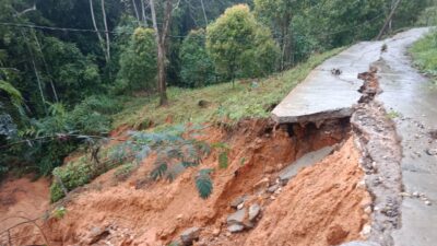 Hampir Sepekan Longsor dan Amblas, Jalan ke Asaan tembus Desa Bulo Belum di Perhatikan Pemerintah