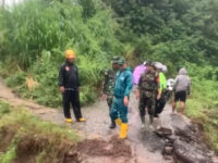 Rombongan Pj Bupati Enrekang Terjun Langsung Kelokasi Banjir Dan Longsor
