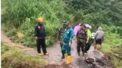 Rombongan Pj Bupati Enrekang Terjun Langsung Kelokasi Banjir Dan Longsor