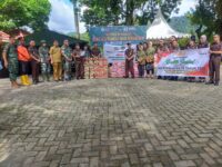 Kejari Serahkan Bantuan Untuk Bencana Enrekang