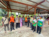 Bupati Enrekang Serahkan Bantuan Korban Kebakaran dan Rumah Tak Layak Huni di Kecamatan Baraka