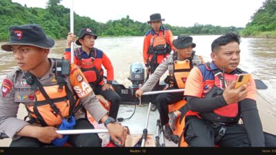 Baznas Enrekang Bantu Cari Korban Terbawa Arus Sungai