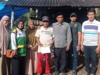 Baznas Enrekang Salurkan Bantuan Perbaikan RUTILAHU di Desa Botto Mallangga