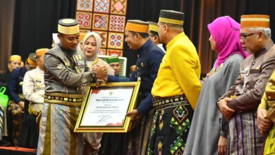 Enrekang Raih Penghargaan Kabupaten Terbaik Tingkat Pengangguran Terbuka
