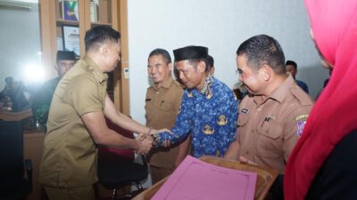 Bupati M. Yusuf Ritangnga Lantik Tiga Penjabat Kepala Desa di Enrekang