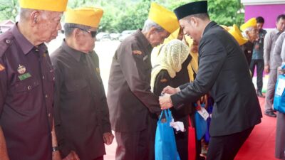 Hormati Para Veteran di Hari Pahlawan, Baznas Enrekang Salurkan bingkisan Paket Sembako