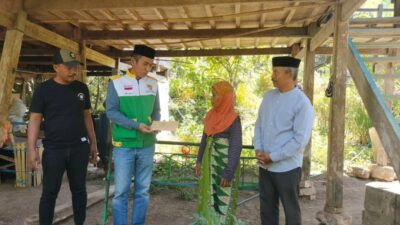 Bantuan Untuk Ibu Lia, Korban Rumah Tertimpa Pohon di Kasambi