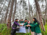 Penghijauan Hutan Pinus Pasongken, HIMAGRO UNIMEN Tegaskan Komitmen pada Lingkungan