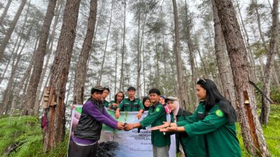 Penghijauan Hutan Pinus Pasongken, HIMAGRO UNIMEN Tegaskan Komitmen pada Lingkungan